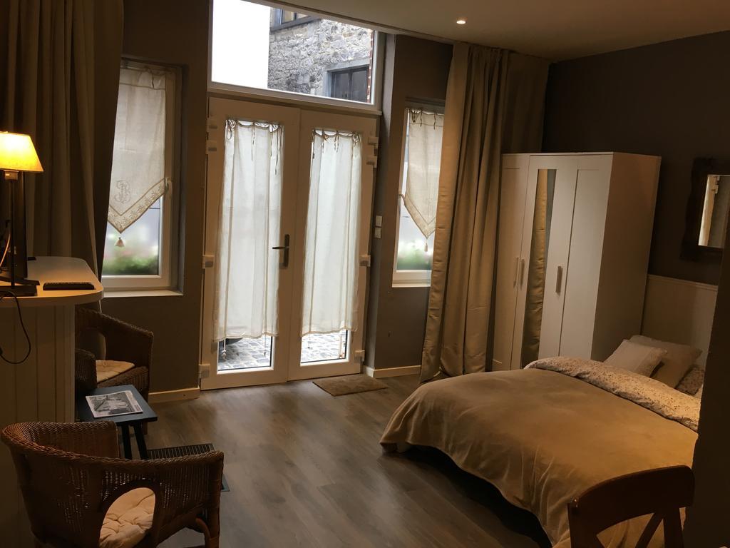 Studio Et Appartement La Tete En L'Air Дюрбюи Экстерьер фото